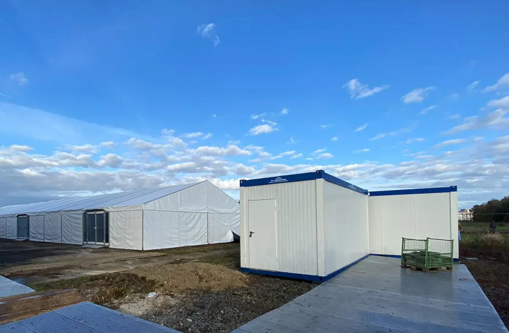 Container auf Festivalgelände in Bayern